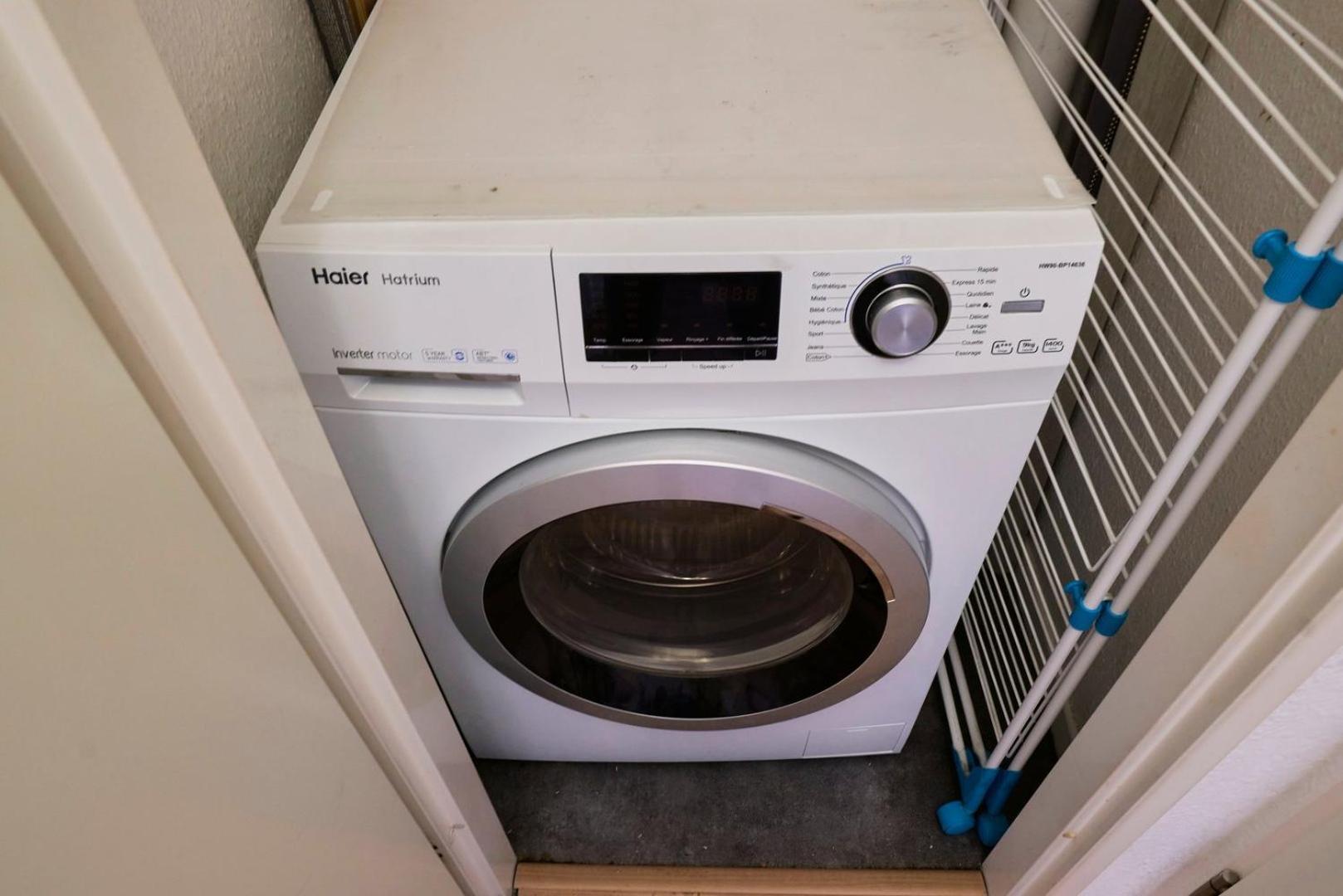 ליל 1 Bedroom Apartment Near Metro, Shops & Schools מראה חיצוני תמונה
