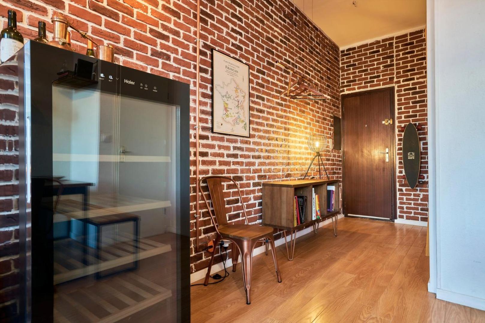 ליל 1 Bedroom Apartment Near Metro, Shops & Schools מראה חיצוני תמונה